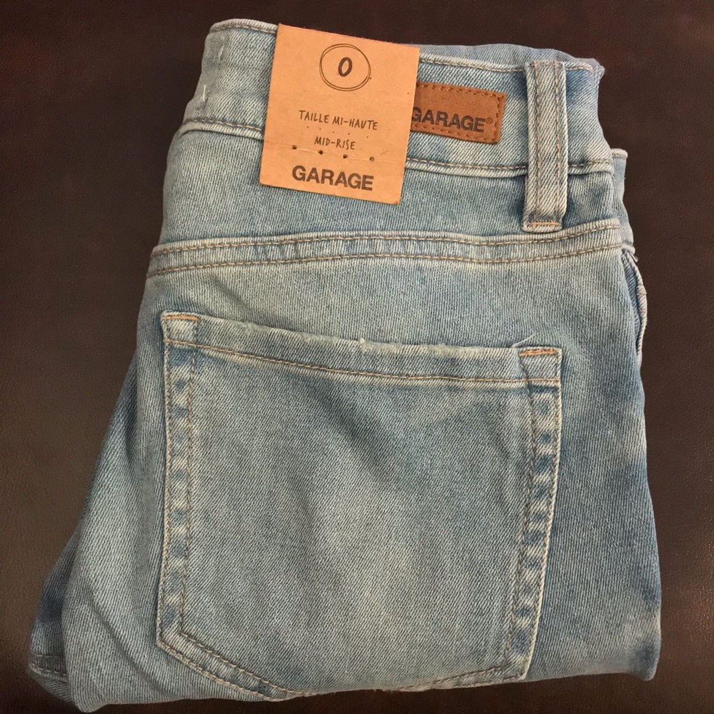 Garage Mid Rise Distressed Jegging
